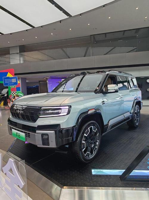 惠州348比亚迪方程豹硬派越野的爆款，英菲尼迪35周年与你共成长